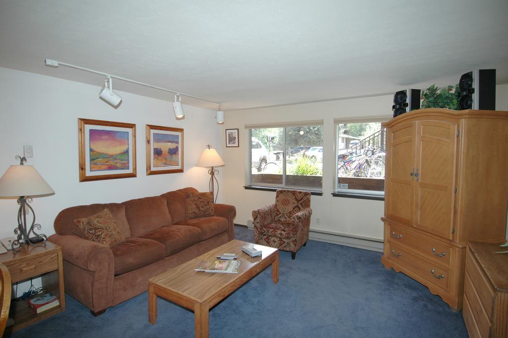 Aspen Silverglo By Frias Apartment Room photo